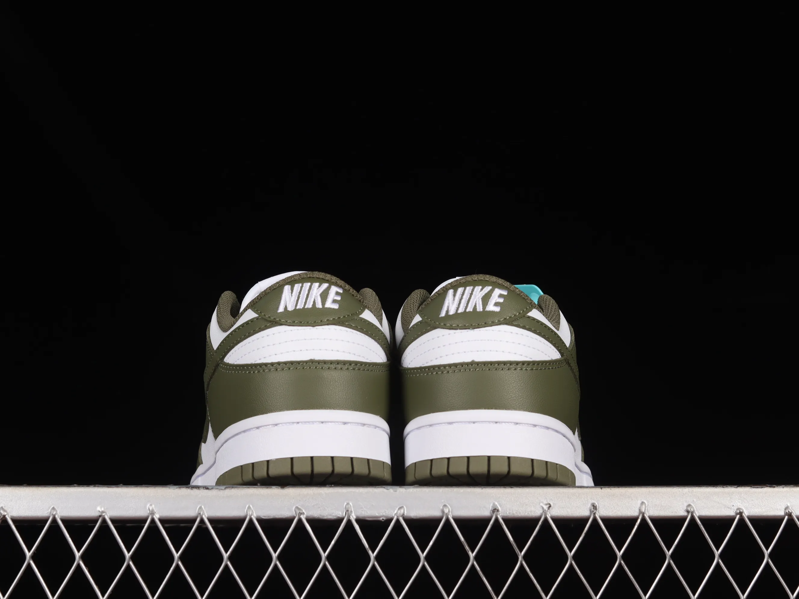 All categories Nk SB Dunk series Nk SB Dunk Low low-top sneakers F version Nk Dunk Low olive green SB smashed backboard fashion casual sneakers DD1503-120